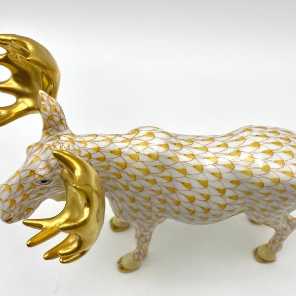 Herend Hungary Yellow golden fishnet porcelain Moose figurine 6" - Picture 5 of 8